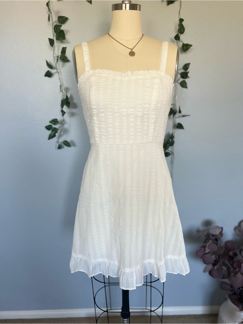 Speechless White Textured Ruffle-Hem Mini Dress